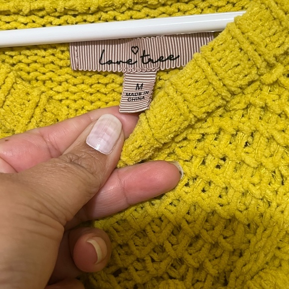 Pre-owned-Love Tree Green Cropped Pullover Sweater. - Picture 6 of 9